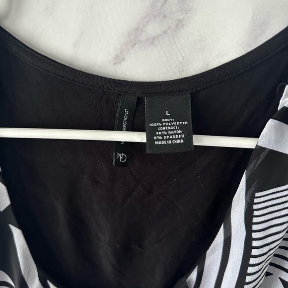 NEW DIRECTIONS - BLACK/WHITE ABSTRACT PRINT LAYERED SLEEVELESS BLOUSE LARGE NWT - Picture 5 of 10